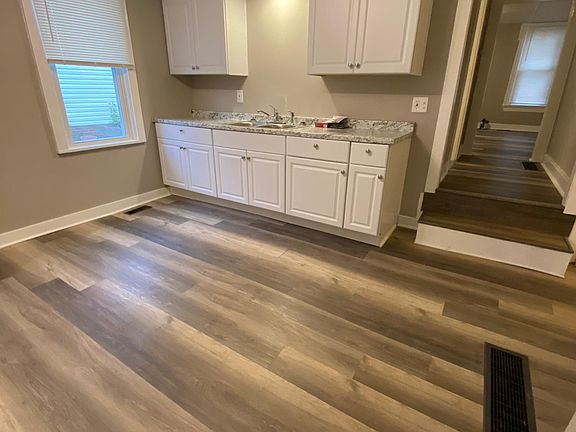 3rd image of 314 Goodman Ct