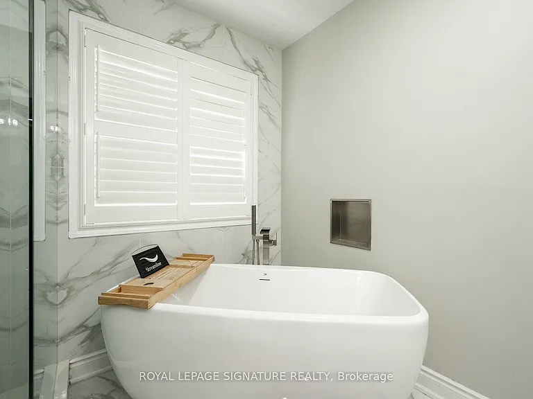 1071 Syndenham Ln — Photo 21