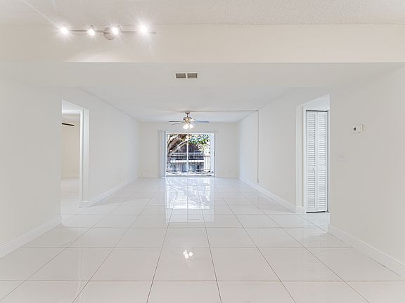 5th image of 606 NW 13th St APT 23