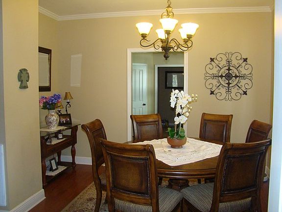 5th image of 14 Garden District Pl
