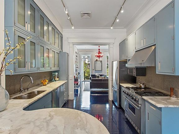 3rd image of 613 11th St
