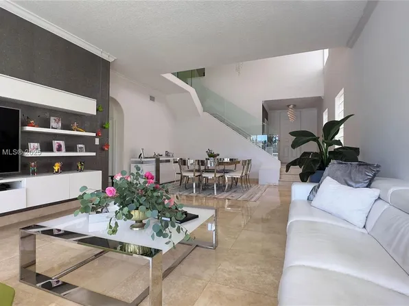 3024 NE 210th St, Aventura, FL 33180