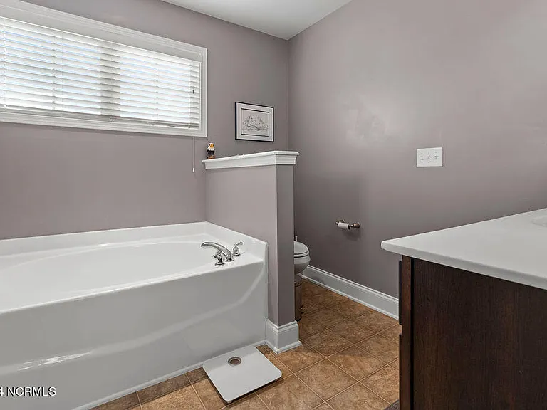 209 Admiral Ct — Photo 14