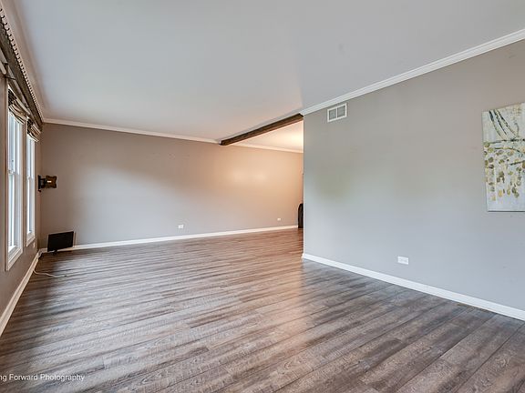 4th image of 3267 Louise Ct