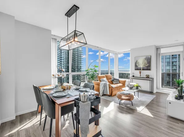 6638 Dunblane Ave #2201, Burnaby, BC V5H 0G8