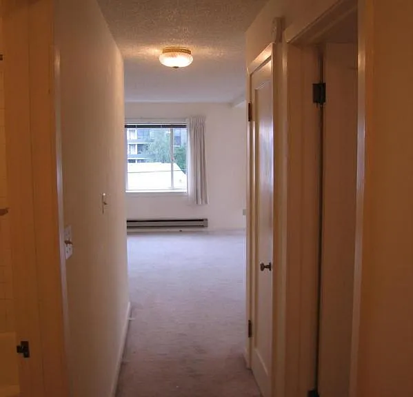 515 4th Ave W #204 — Photo 2