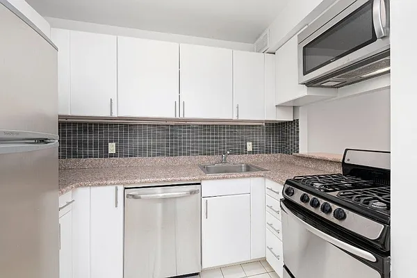 Rented by Hakimian Management | media 56