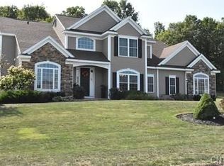 215 Starksboro Dr, Camillus, NY 13031