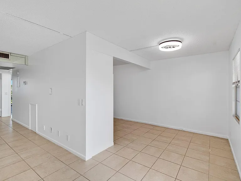 4028 Hythe Pl #B — Photo 19