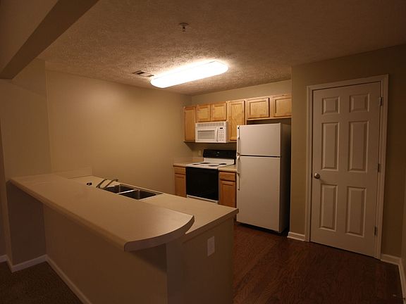 5th image of 1385 S Donahue Dr APT 5204