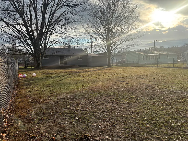 411 Concord Ave — Photo 7