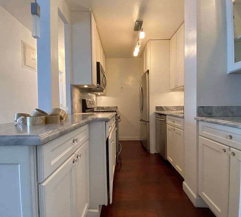 1st image of 300 E 71st St APT 11H