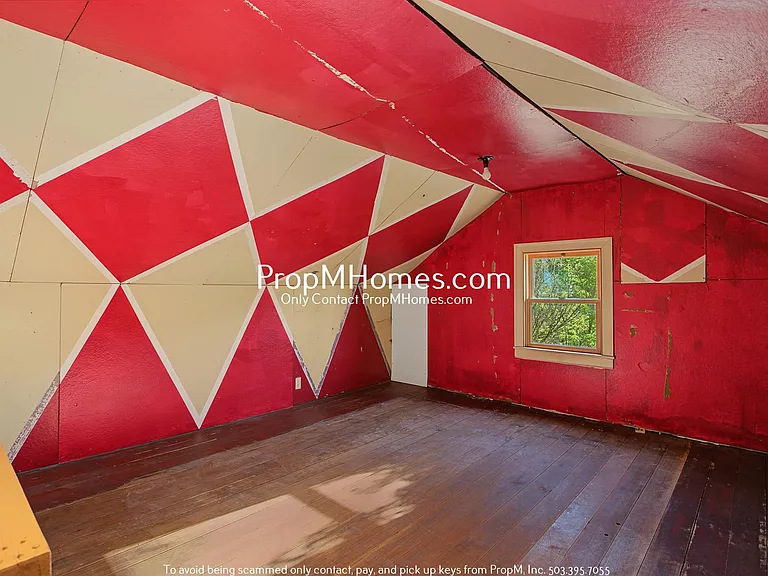 2233 SE Taylor St — Photo 18