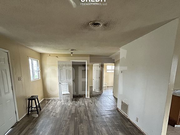 3rd image of 1056 Saint Margaret Dr