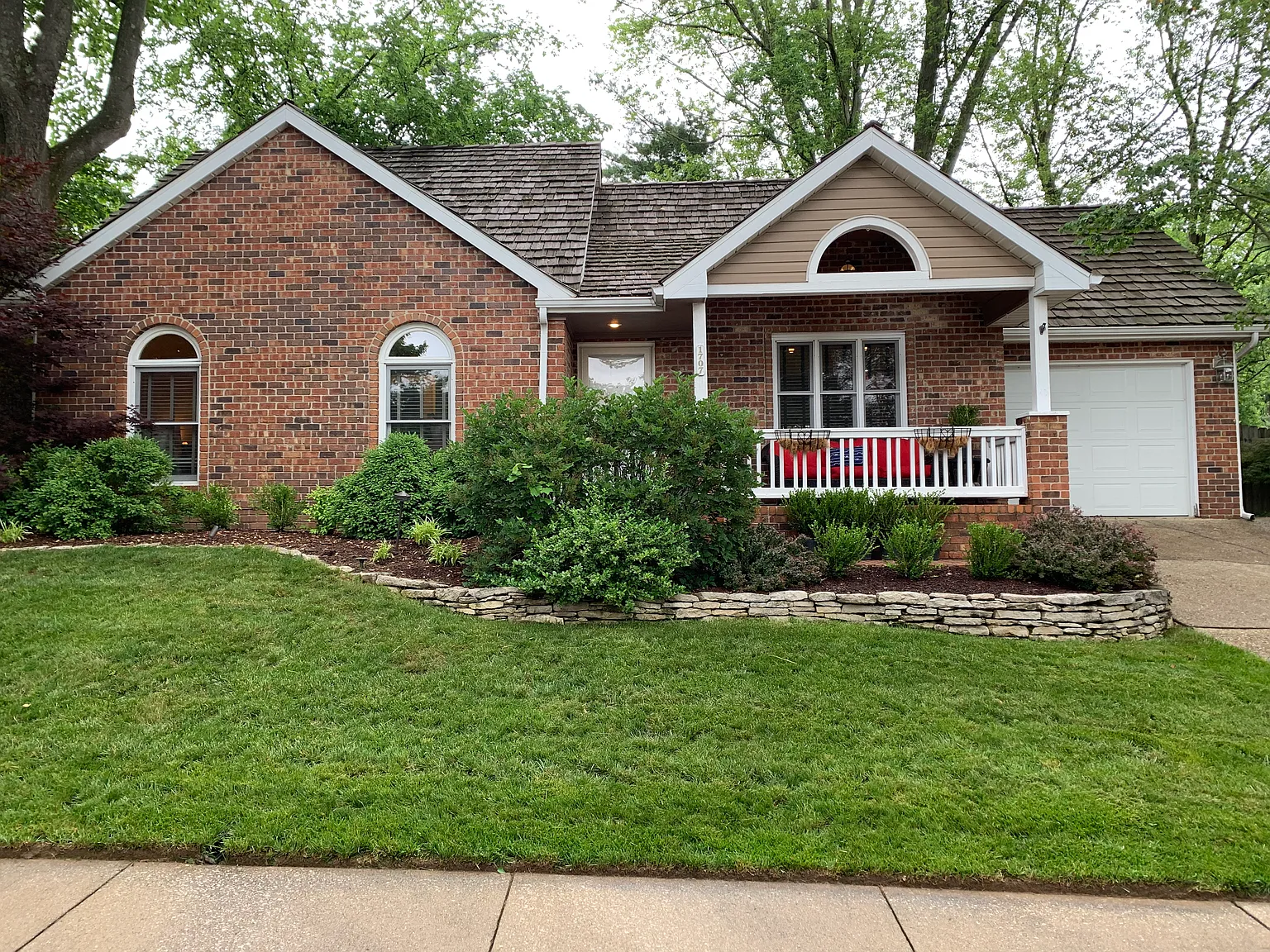 1707 E Camby Ln photo 1