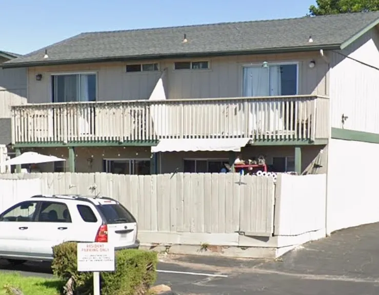 1158 Ash St — Photo 1