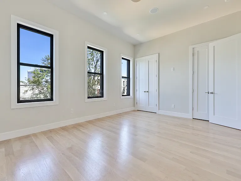 1107 Jefferson Ave #2 — Photo 16