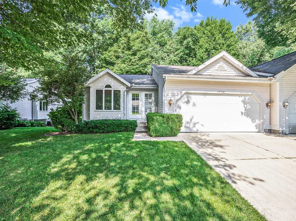 17151 Arthur Ct, Spring Lake, MI 49456