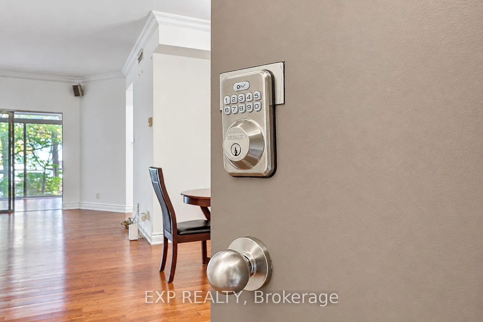 3 bed, $3,000 — Photo 2