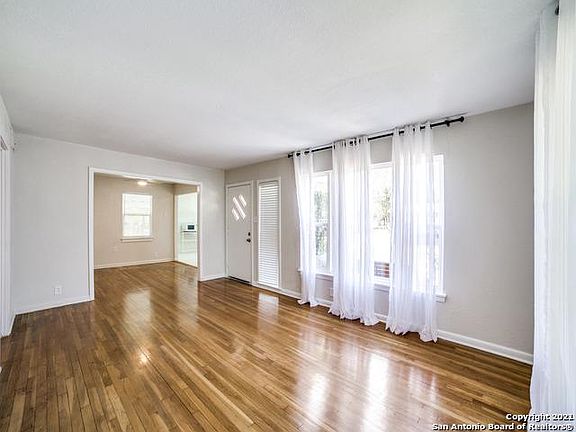 5th image of 218 E Glenview Dr