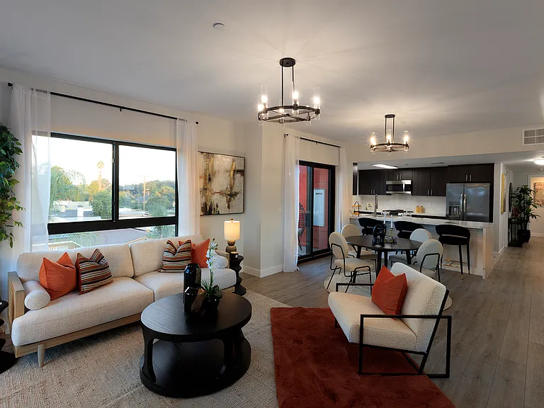 Mission 33 Apartments — Photo 14
