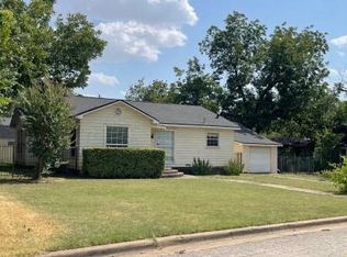 2332 Glencrest Dr, Fort Worth, TX 76119