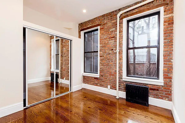 Rented by Compass | media 18