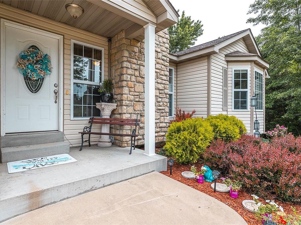 1st image of 1704 Lakeshore Dr