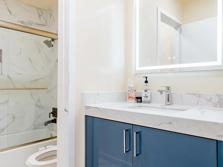 425 Orange St #214 — Photo 6
