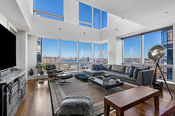 1st image of 150 Myrtle Ave Penthouse 3001