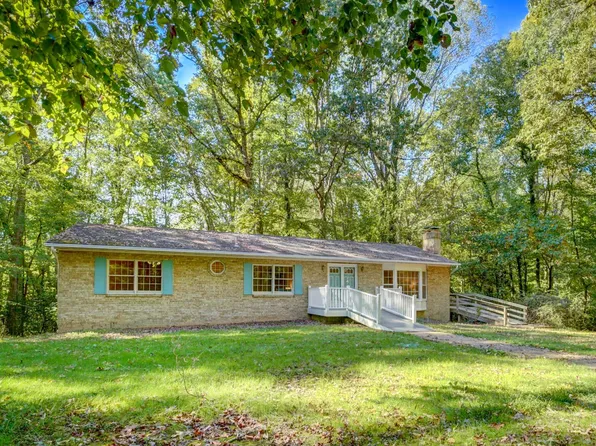 1500 Oak Dr, Huntingtown, MD 20639