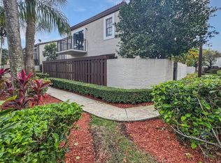 15375 SW 105th Ln APT 4, Miami, FL 33196