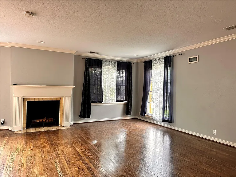 2222 Carnes St — Photo 41