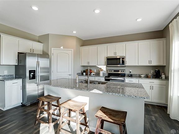 2nd image of 3013 Burr Oak Dr
