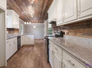 9013 Shadow Bluff Ave, Denham Springs, LA 70726