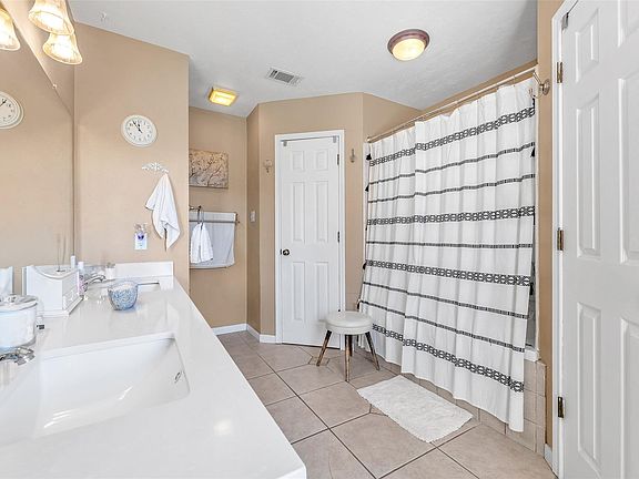 5th image of 3319 Big Bend Dr