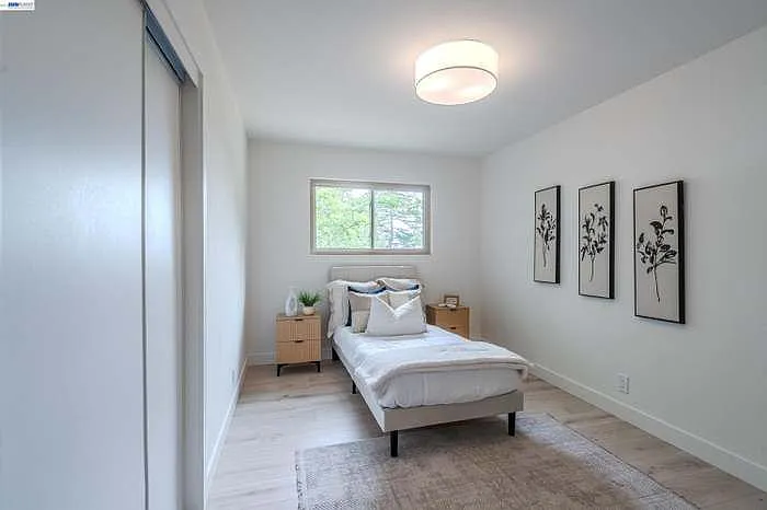 3743 Sanford St — Photo 25
