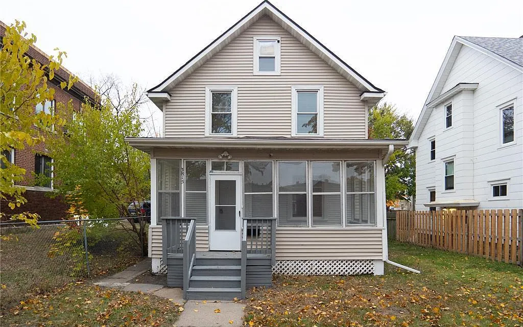 3 bed, 1092 sqft, $2,100 — Photo 1