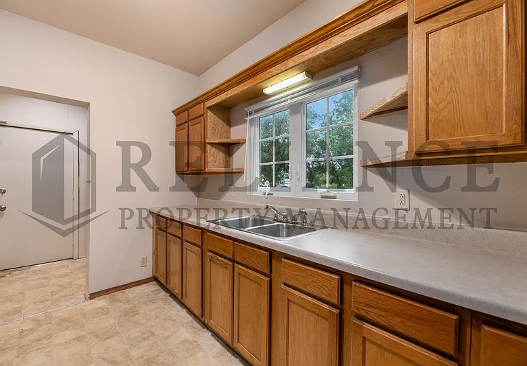 1405 S Ida St — Photo 16