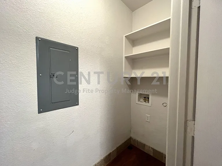 420 W Franklin St #10 — Photo 11