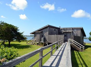 308 Harbor Point Rd, Beaufort, NC 28516