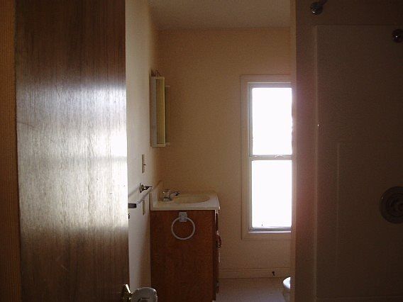 1st image of 201 Eleanor St