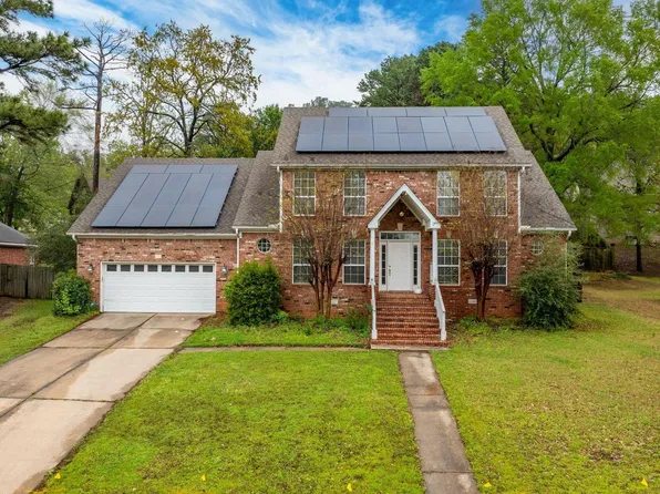 5 Crystal Mountain Dr, Maumelle, AR 72113