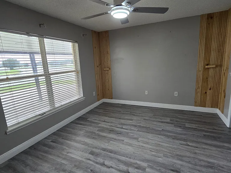 3403 Waterfront Dr — Photo 3