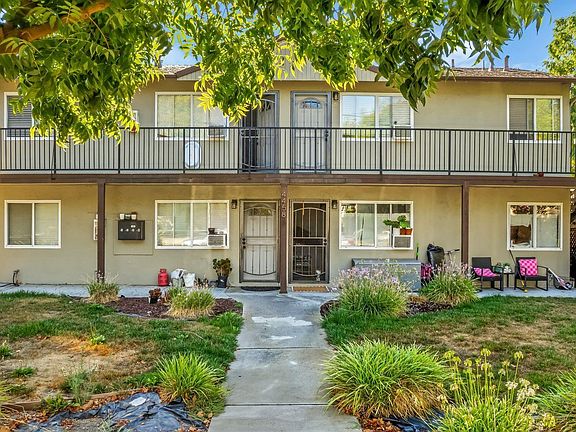 3rd image of 4458 Pleasanton Ave