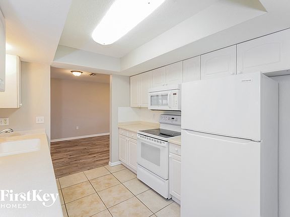 5th image of 136 Sunnyside St NW
