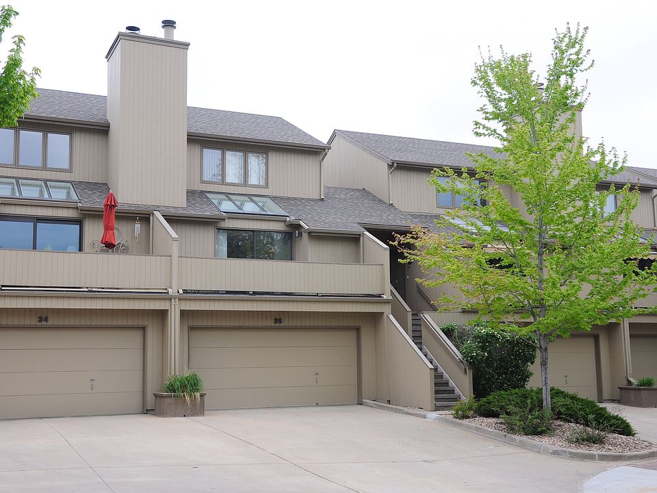 Exterior view of townhouse