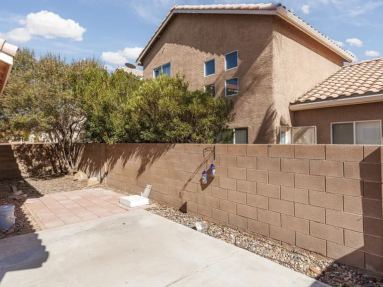 886 Park Walk Ave — Photo 19