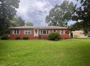 555 W Calhoun St, Wadley, GA 30477