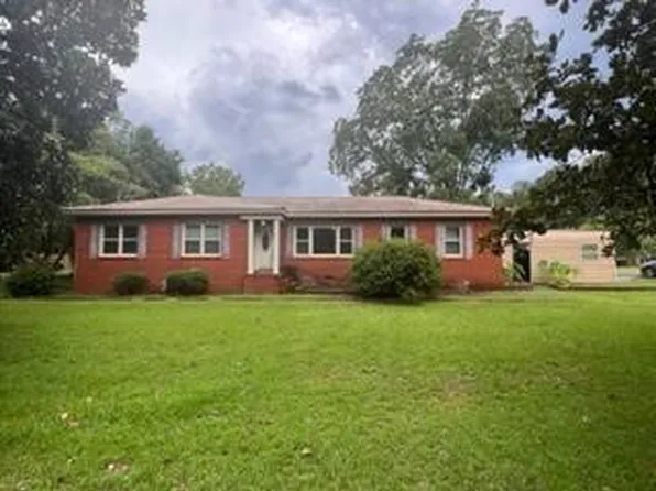 555 W Calhoun Street, Wadley, GA